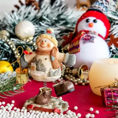 christmas-ornaments-red-background-1068x601.jpg christmas-ornaments-red-background-1068x601.jpg