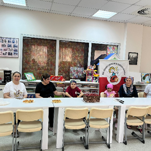 Zeynep D. Ve Zeynep Ç. Kemoterapi Bitiş Partisi-03